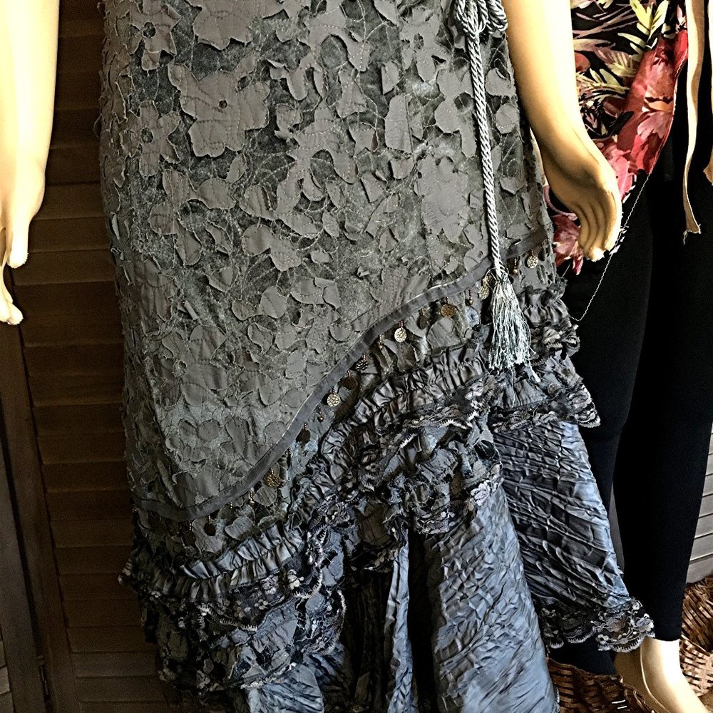 Style Bohemian Lace Gray Skirt with trinkets XL
